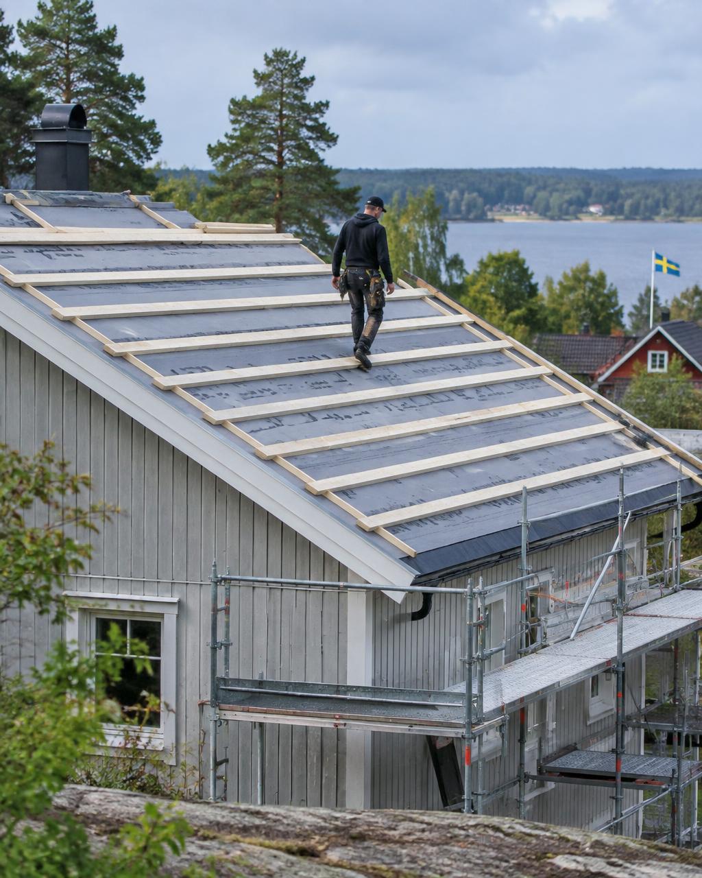 Takarbete på nyläktat tak